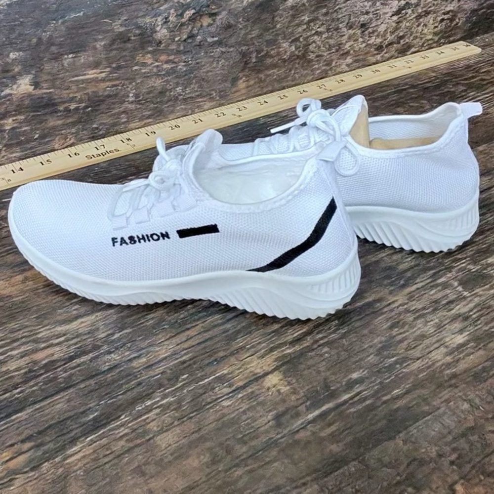 Xiuxian White and Black Athletic Shoes Women’s 36